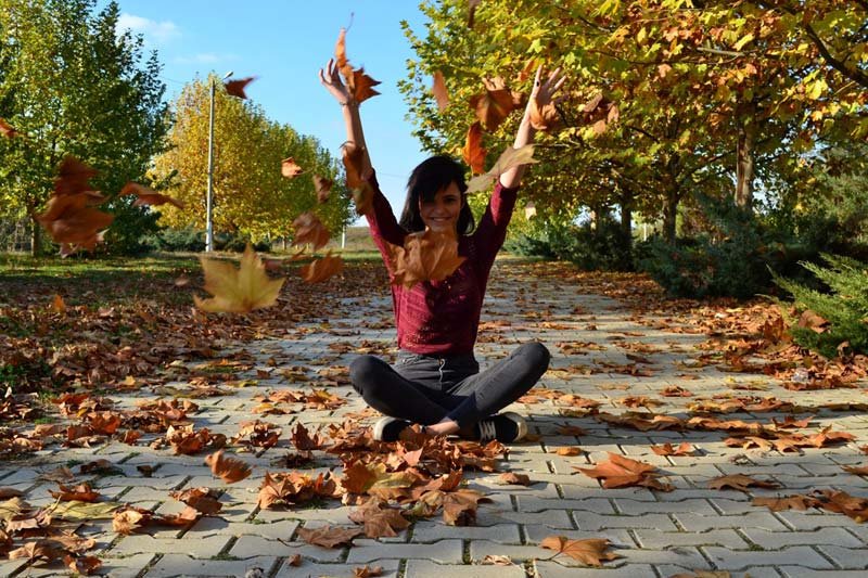 6 Ways to Enhance Your Yoga Routine for Fall, autumn yoga themes, autumn equinox yoga sequence, autumn yoga quotes, fall themed yoga, yin yoga sequence for fall, yin yoga sequence for winter, yoga class themes for fall, yin yoga lung and large intestine,