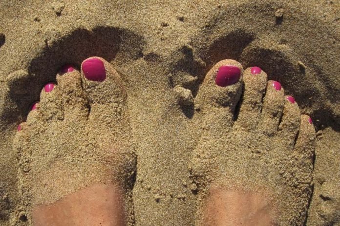 How To Get Healthy Clean And Good Looking Feet With Pictures