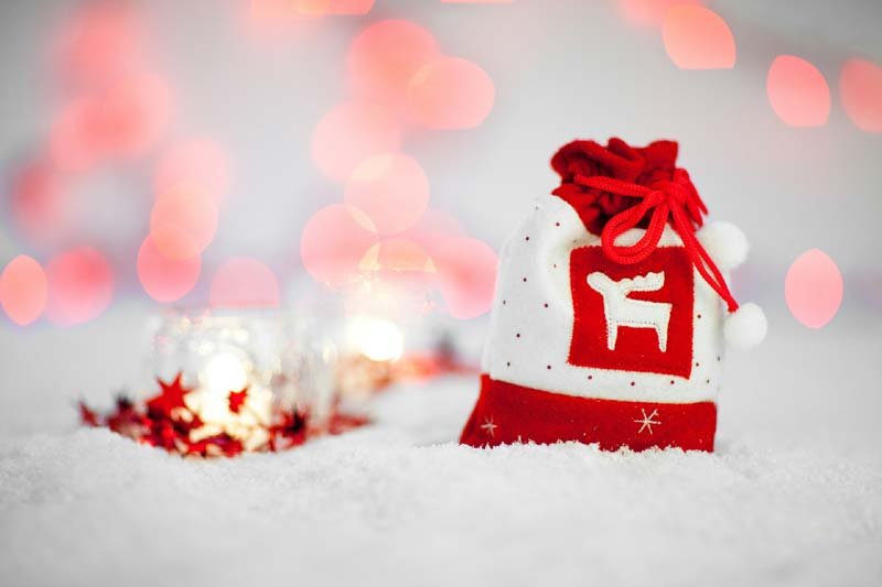 6 Tips for Finding Fantastic Christmas Gifts on a Budget, inexpensive homemade christmas gifts, cheap christmas gifts under $10, inexpensive christmas gifts for coworkers, cheap gift ideas for friends, cheap gifts under $5, cheap gift ideas for girlfriend, inexpensive gift ideas for him, cheap gift ideas for friends birthday,
