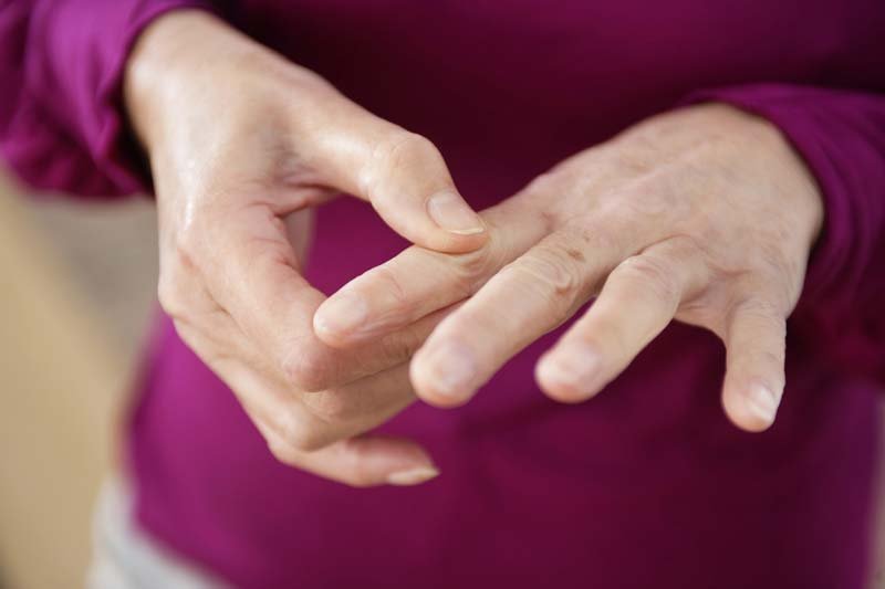 Managing Your Arthritis During the Cold Winter Months, arthritis and humid weather, barometric pressure and arthritis pain, best weather for arthritis, cold weather and arthritis symptoms, cold weather joint pain, does cold weather cause arthritis, osteoarthritis cold weather, rheumatoid arthritis cold weather,