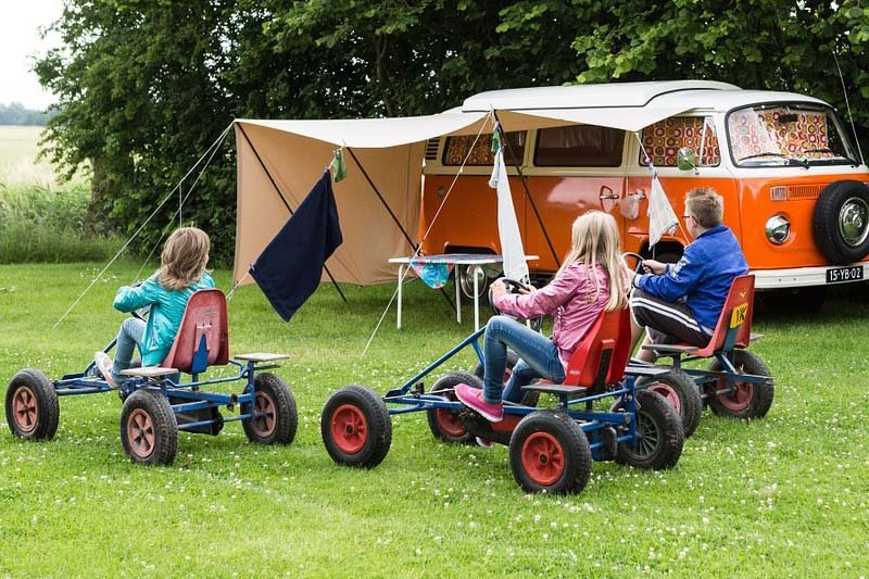 How Families Can Stay Fit While Glamping, best camping activities, best glamping gear, luxury camping accessories, camping activities for adults, camping activities for youth, cheap glamping accessories, glamping equipment list, glamping gear 2017, glamping resorts near me, the resort at paws up glamping, glamping websites, glamping resorts california, under canvas moab glamping, dunton river camp glamping, the ranch at rock creek glamping, beach glamping east coast,
