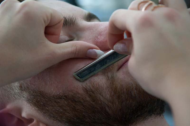 How to Trim a Beard of Your Boyfriend Easily, how to trim a beard with clippers, how to trim a beard with scissors, how to trim a beard for the first time, how to trim a short beard, how to trim a long beard, trim beard styles, how to trim a beard youtube, how to trim your beard with a trimmer,