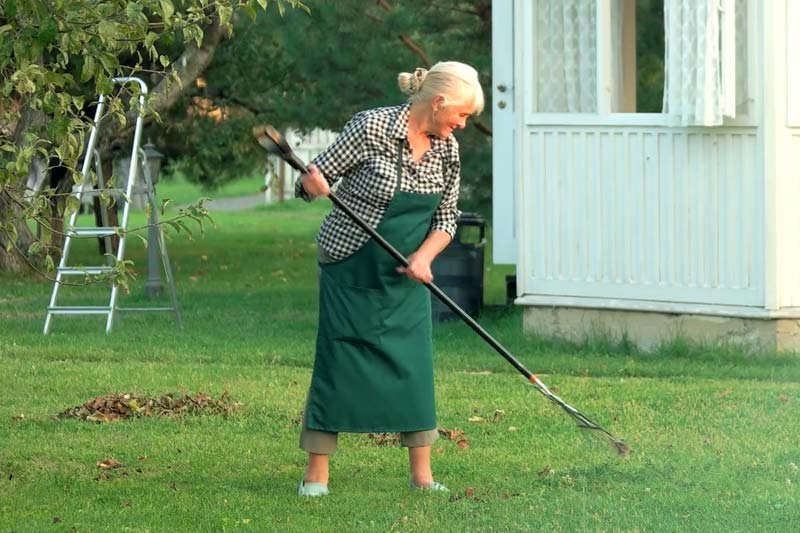 Is Gardening Good Exercise?, is weeding good exercise, gardening exercise tips, what type of exercise is gardening, gardening exercise calories burned, exercise while gardening, does gardening keep you fit, is digging good exercise, fitness the dynamic gardening way,
