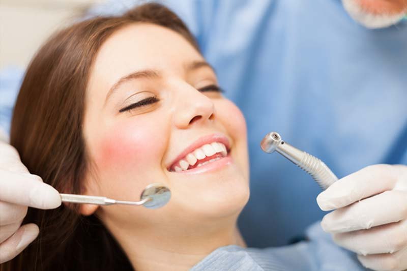 Things to consider before choosing a dentist