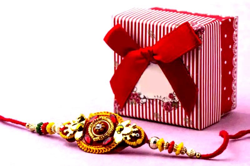 5 Most Thoughtful Rakhi Gift Hampers for Brothers