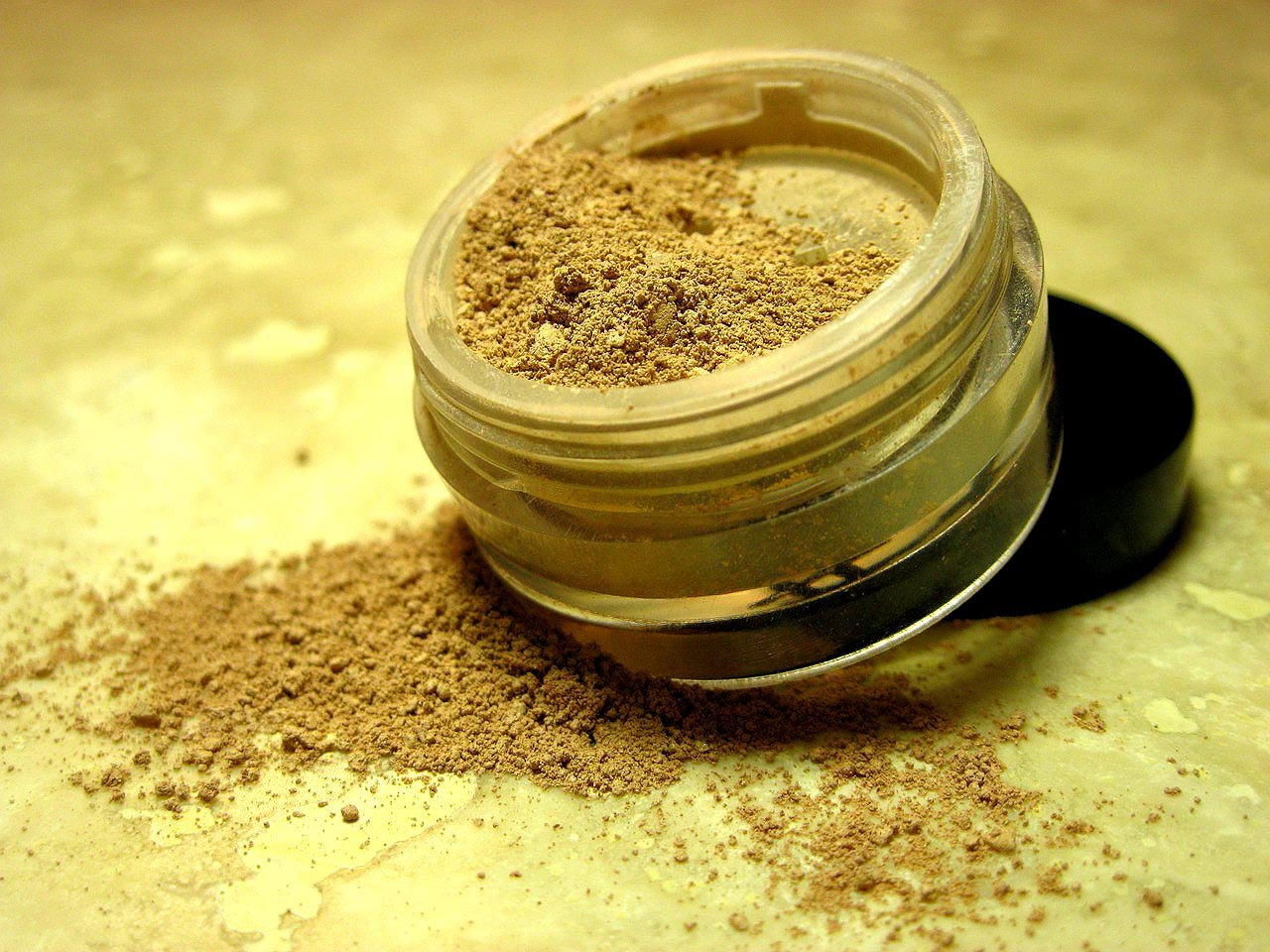 5 Tips When Choosing the Right Mineral Foundation