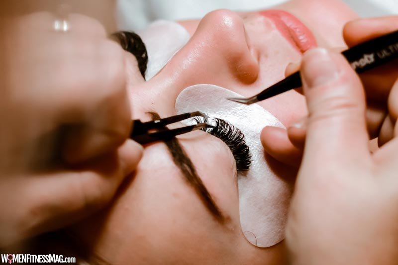 How To Remove Professional Eyelash Adhesive