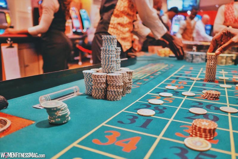 Should I prefer to play on packed live casino tables?