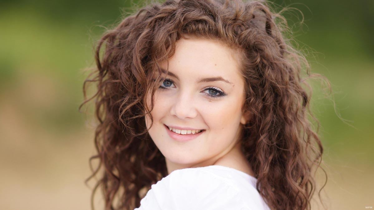 Choose the Right Texture and Color of Hair Extensions